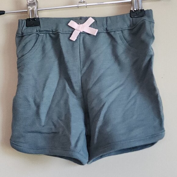 Carters - Toddler Girl Shorts Green With Pink Bow Size 18 Months - Picture 1 of 5